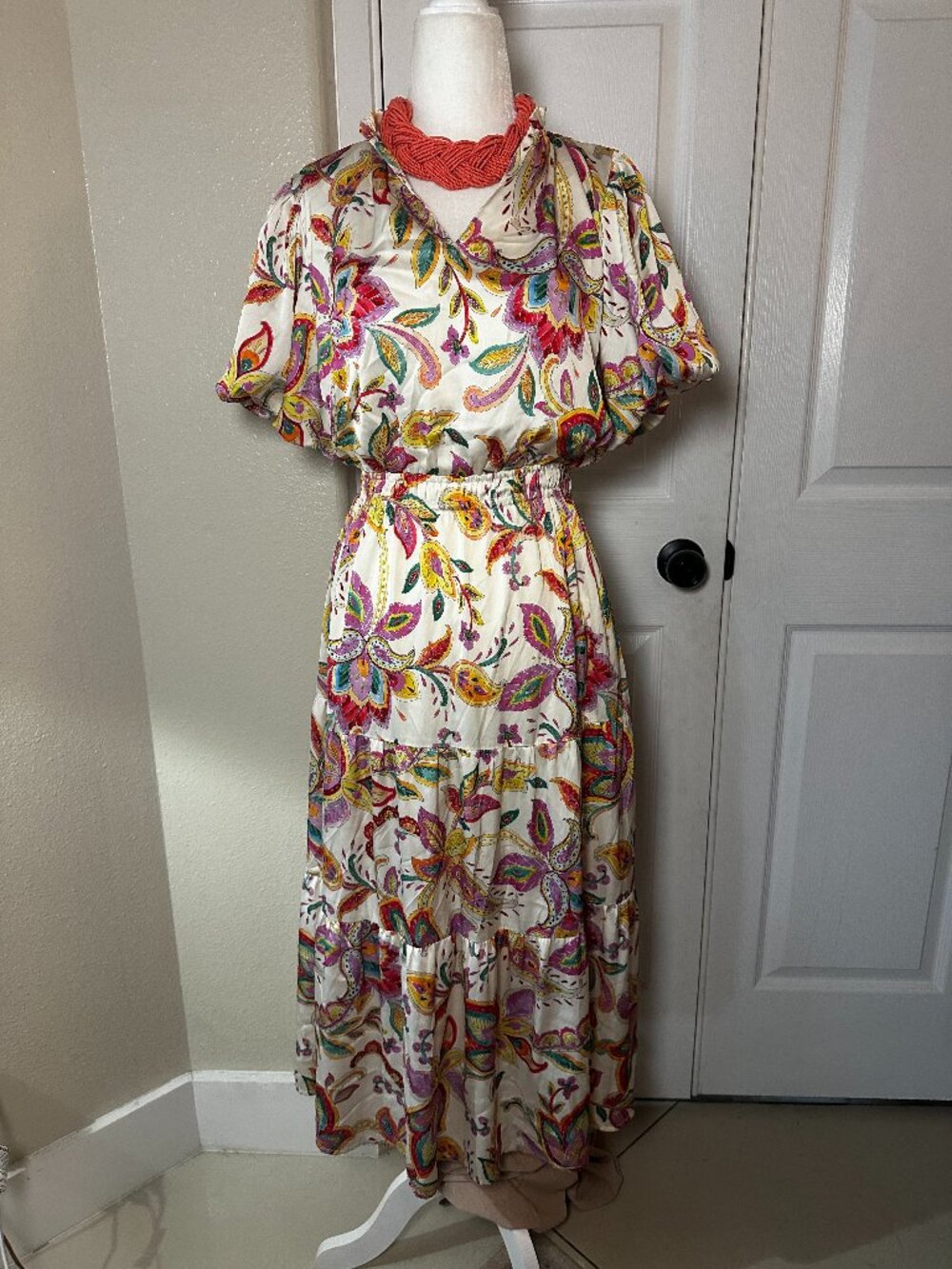 ✨ THML Paisley Satin Floral Tiered Maxi Dress ✨ Size Small